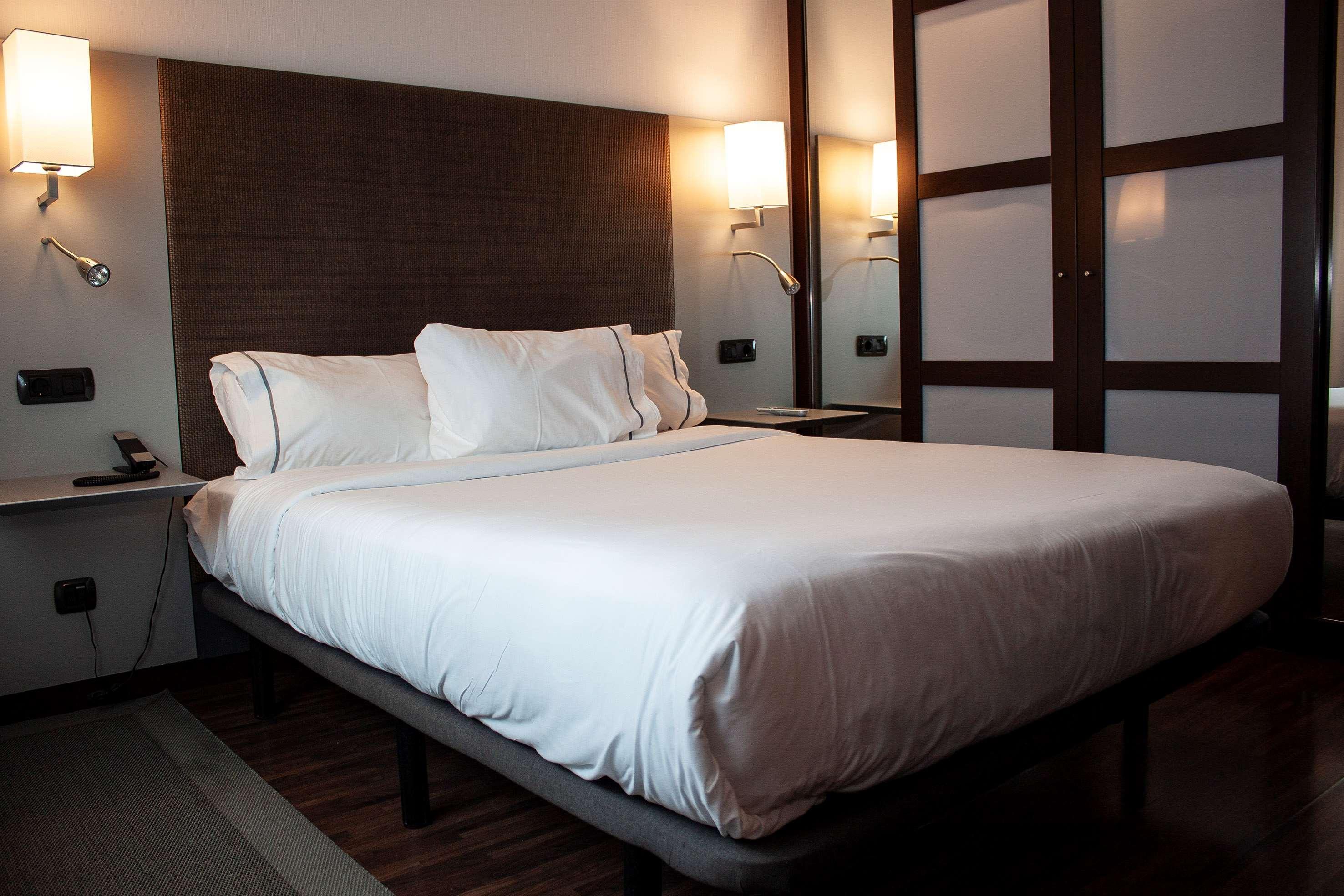 Exe Zizur Pamplona Hotel Zizur Mayor Ngoại thất bức ảnh