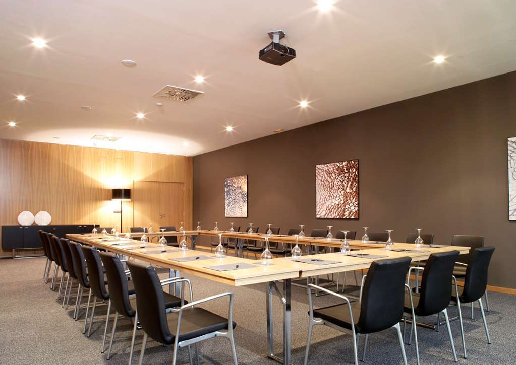 Exe Zizur Pamplona Hotel Zizur Mayor Kinh doanh bức ảnh